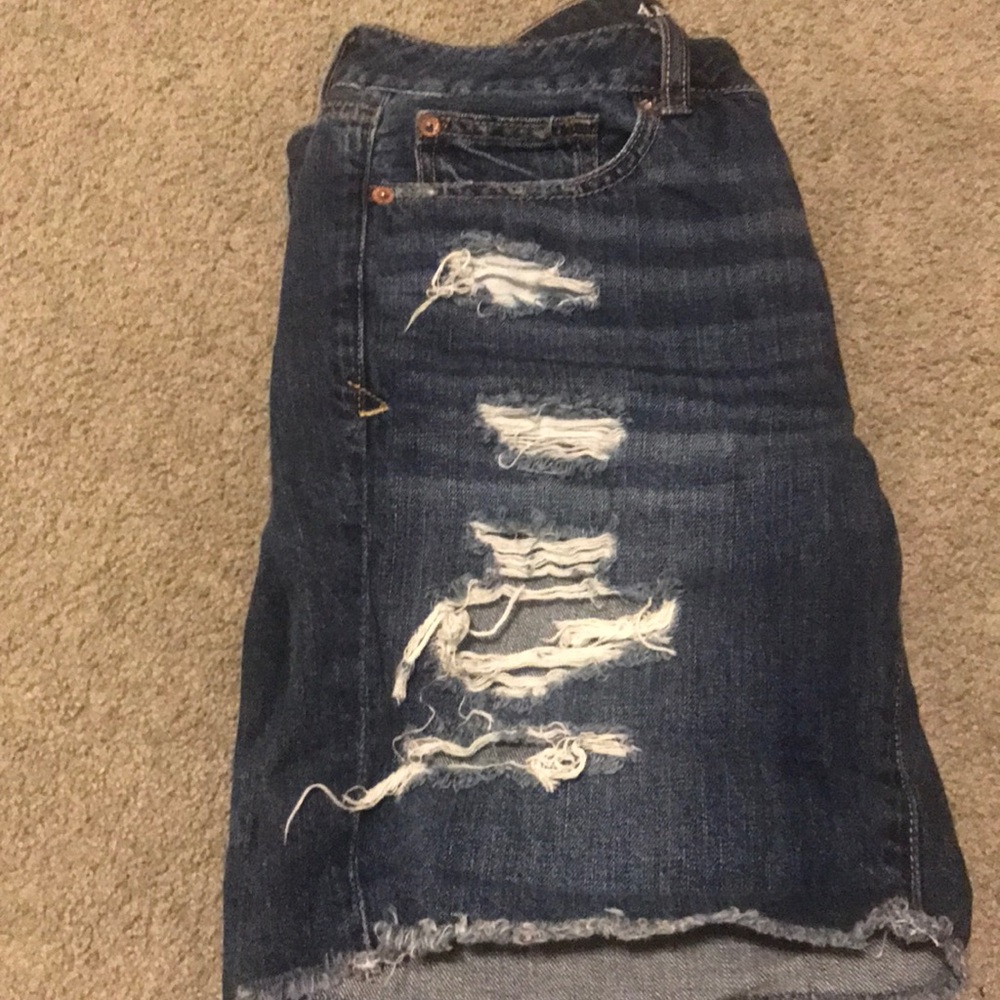 American eagle boyfriend shorts